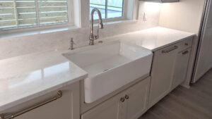 white granite countertop backsplash